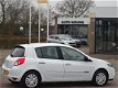 Renault Clio - 1.5 dCi Parisienne diesel, bj.2011, wit, 5 deurs, airco, 1e eigenaar, APK tot 06/2020 - 1 - Thumbnail