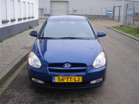 Hyundai Accent - 1.4i Dynamic AUTOMAAT - 1