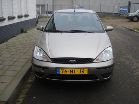 Ford Focus - 1.6-16V Cool Edition MET NIEUWE APK - 1