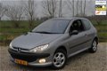 Peugeot 206 - 1.4 XS Premium 206 AIRCO LEDER LICHTMETALEN VELGEN 62000KM N.A.P - 1 - Thumbnail