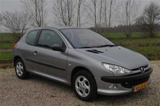 Peugeot 206 - 1.4 XS Premium 206 AIRCO LEDER LICHTMETALEN VELGEN 62000KM N.A.P - 1