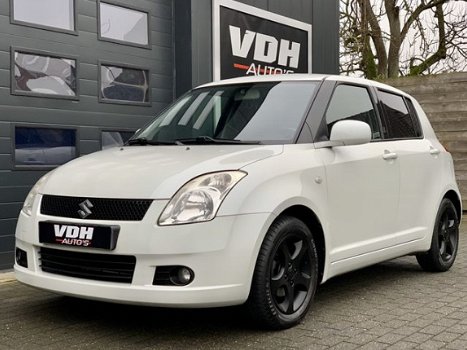 Suzuki Swift - 1.3 EDITION - AIRCO - 5DRS - EL PAKKET - NAVI - 1