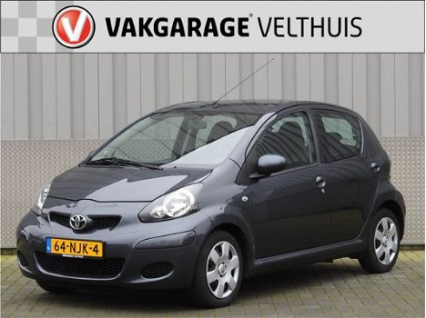 Toyota Aygo - 1.0-12V Comfort Automaat Airco 5 Deurs - 1