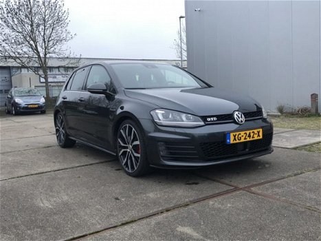 Volkswagen Golf - 2.0 TDI GTD - 1