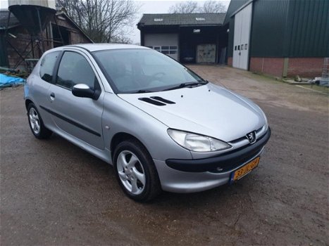 Peugeot 206 - 1.6-16V XS Premium Nieuwe apk lederbekleding - 1