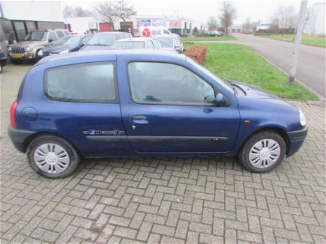 Renault Clio - 1.4 RT /NAP Originele kmstand/stuurbekrachtiging/APK 7-2020 - 1