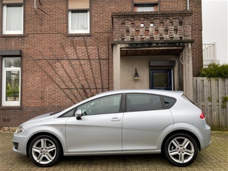 Seat Leon - 1.2 TSI Businessline High 6Bak/Xenon/LederBek/Navigatie - 1