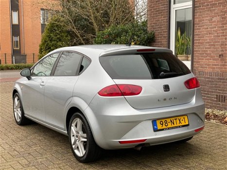 Seat Leon - 1.2 TSI Businessline High 6Bak/Xenon/LederBek/Navigatie - 1