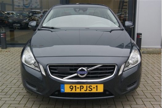 Volvo S60 - 1.6 T4 Momentum >>TOPSTAAT<< + LEER + ADAPTIEVE CRUISE + NAVIGATIE - 1
