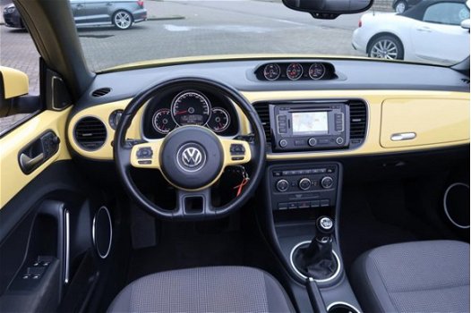 Volkswagen Beetle Cabriolet - 1.2 TSI Design BlueMotion Airco-ecc Navigatie 18 inch Fender Xenon Mul - 1