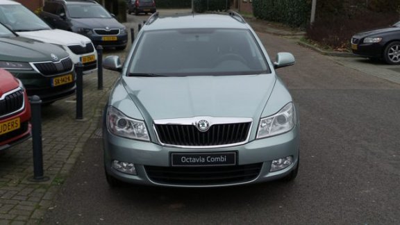 Skoda Octavia Combi - 1.2 TSI Ambition Combi 90880KM - 1