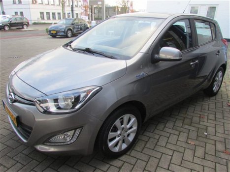 Hyundai i20 - 1.2i i-Deal - 1