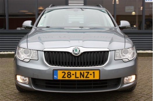 Skoda Superb Combi - 1.8 TSI TREKHAAK CLIMA NAVIGATIE MODIFICATIE GEHAD - 1