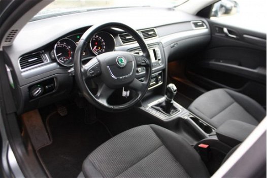 Skoda Superb Combi - 1.8 TSI TREKHAAK CLIMA NAVIGATIE MODIFICATIE GEHAD - 1