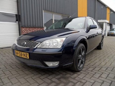 Ford Mondeo - 2.0-16V Platinum ZEER NETJES AIRCO - 1