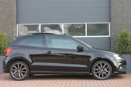 Volkswagen Polo - 1.2 TSI Highline R-LINE PANODAK / XENON / NAVI - 1