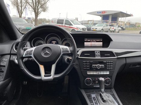 Mercedes-Benz C-klasse - 250 Avantgarde AMG 17 Inch Leer Xenon Panoramadak 54.000 KM als nieuw - 1