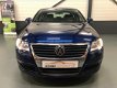 Volkswagen Passat - 1.6 FSI Comfortline CLIMA / CRUISE / NAVI - 1 - Thumbnail