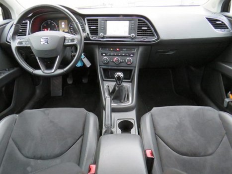 Seat Leon - 1.6 TDI Limited Edition III 1e EIGENAAR LED HALF LEER LEER NAVI ECC CRUISE - 1
