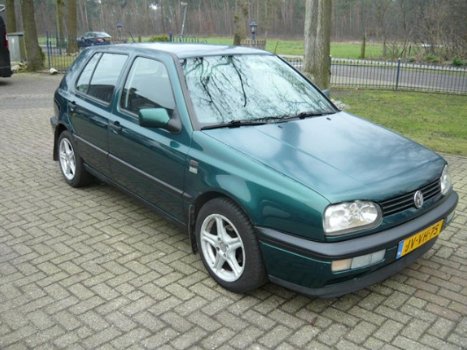 Volkswagen Golf - GOLF GL 66 KW AUT E2 - 1