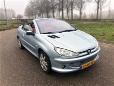 Peugeot 206 CC - 2.0-16V Cabrio Benzine N.A.P Airco Stoelverwarming