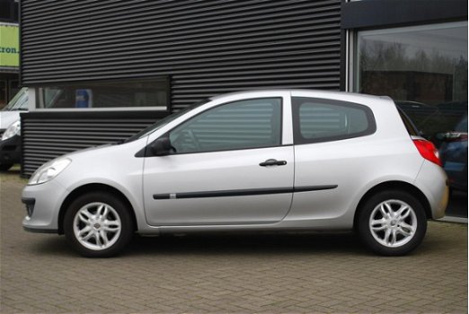 Renault Clio - Iii 1.2 16V 75pk 3-DRS Expression Airco - 1