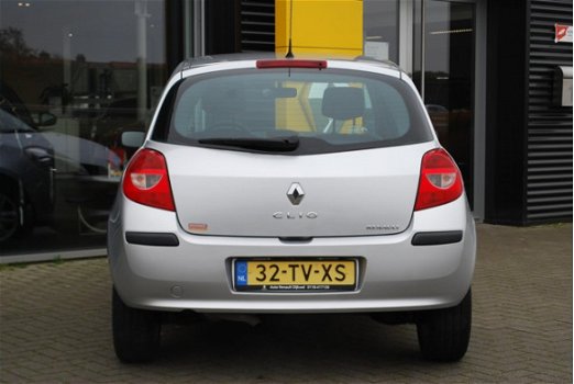 Renault Clio - Iii 1.2 16V 75pk 3-DRS Expression Airco - 1