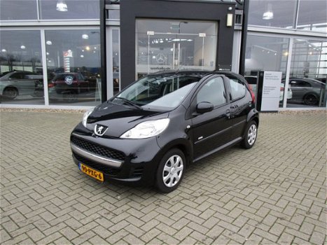 Peugeot 107 - 1.0-12V Millesim 200 Airco radio cd Toerenteller - 1