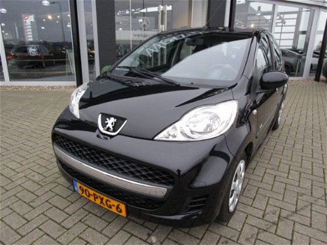 Peugeot 107 - 1.0-12V Millesim 200 Airco radio cd Toerenteller - 1