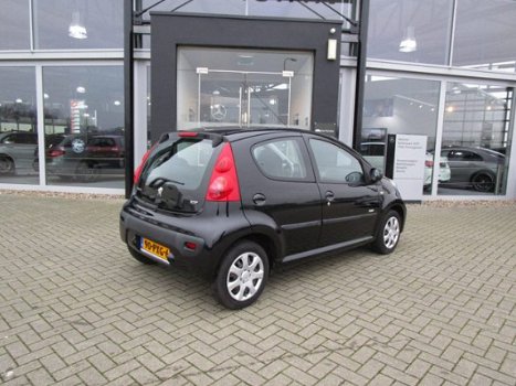 Peugeot 107 - 1.0-12V Millesim 200 Airco radio cd Toerenteller - 1