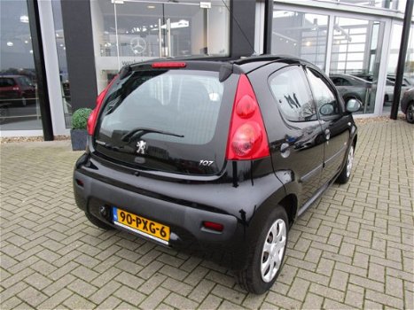 Peugeot 107 - 1.0-12V Millesim 200 Airco radio cd Toerenteller - 1