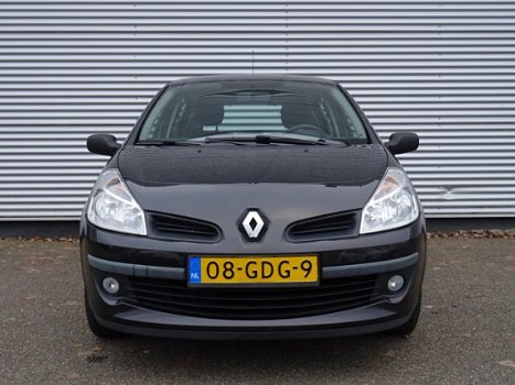 Renault Clio - 1.2-16V Special Line - 1