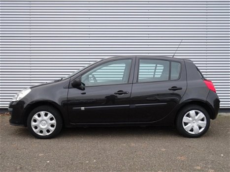 Renault Clio - 1.2-16V Special Line - 1