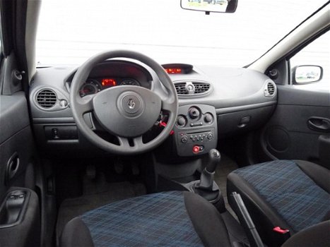 Renault Clio - 1.2-16V Special Line - 1