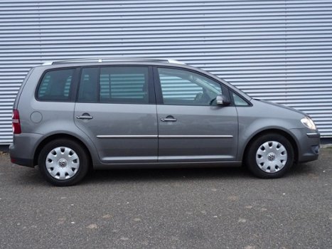 Volkswagen Touran - 1.4 TSI Trendline / automaat / Airco / 5-deurs / elek ramen / Cruise control / - 1