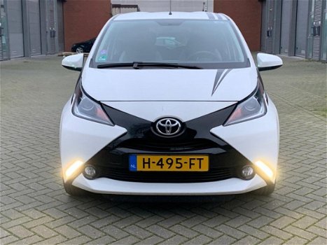 Toyota Aygo - 1.0 VVT-i x Airco / Camera / Apk - 1