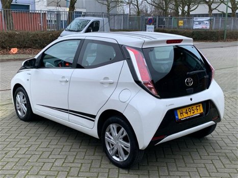 Toyota Aygo - 1.0 VVT-i x Airco / Camera / Apk - 1