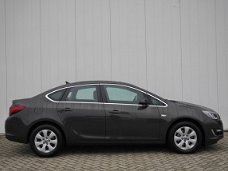 Opel Astra - 1.6 CDTI 136pk Cosmo | Leer | Xenon verlichting | Navigatie