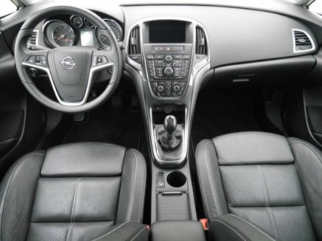 Opel Astra - 1.6 CDTI 136pk Cosmo | Leer | Xenon verlichting | Navigatie - 1