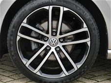 Volkswagen Golf Sportsvan - 1.6 TDI 110pk Automaat HighLine | Trekhaak | Adoptieve Cruise control