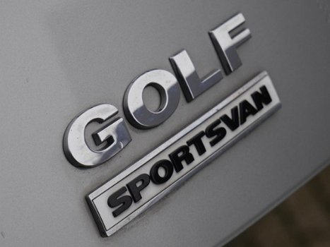 Volkswagen Golf Sportsvan - 1.6 TDI 110pk Automaat HighLine | Trekhaak | Adoptieve Cruise control - 1