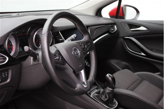 Opel Astra Sports Tourer - K 1.6 200 pk INNOVATION+ / NAVI / LEDER / CLIMA / LED / AGR / PDC / UNIEK - 1