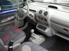 Renault Twingo - 1.2 (geen stuurbekrachtiging)