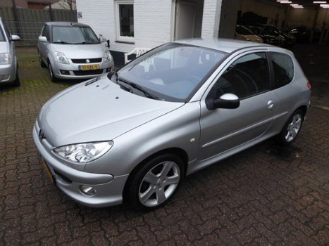 Peugeot 206 - 1.4-16V Quiksilver/automatische airco/ incl winterset - 1