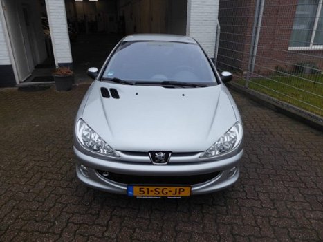 Peugeot 206 - 1.4-16V Quiksilver/automatische airco/ incl winterset - 1