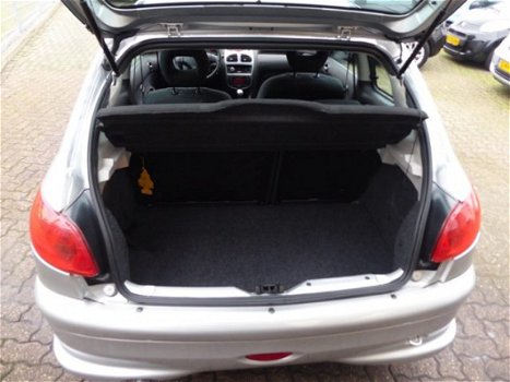 Peugeot 206 - 1.4-16V Quiksilver/automatische airco/ incl winterset - 1