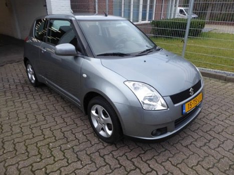 Suzuki Swift - 1.3 Exclusive Automaat/Airco - 1