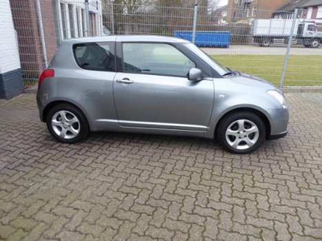 Suzuki Swift - 1.3 Exclusive Automaat/Airco - 1