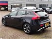 Volvo V40 - D2 R-Design - 1 - Thumbnail