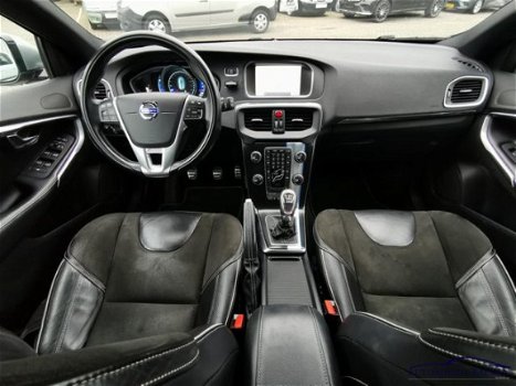 Volvo V40 - D2 R-Design - 1